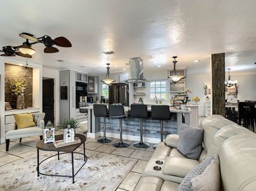 2425 Franklin Dr, Kissimmee FL 34744-2725 exterior