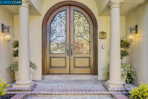 695 Blue Spruce Dr, Danville CA  94506-4524 exterior