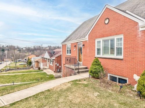 741 Lechner Ln, Pittsburgh, PA 15227-4309