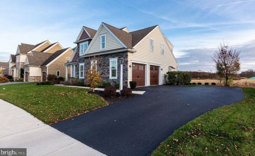 518 Delp Rd, Lancaster PA  17601-2956 exterior