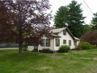 35 New Rochester Rd, Dover, NH 03820-2127