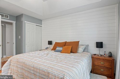 68 Crestmont Dr, West Deptford NJ  08051-2161 exterior