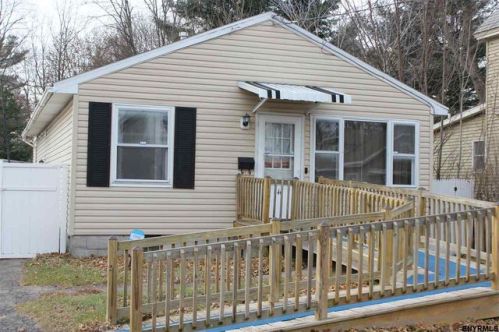 440 5th St, Schenectady, NY 12306
