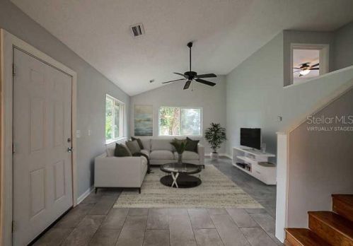 13 University Cir, Deland, FL 32724-3647