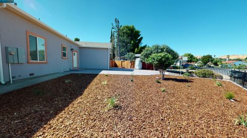 1242 Metten Ave, West Pittsburg CA  94565-6226 exterior