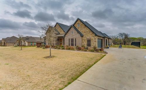 620 Prairie Timber Rd, Burleson, TX 76028-7655