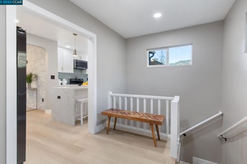 4216 Knoll Ave, Oakland CA  94619-3025 exterior