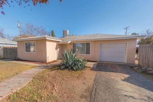 4450 Augusta St, Fresno CA  93726-2226 exterior