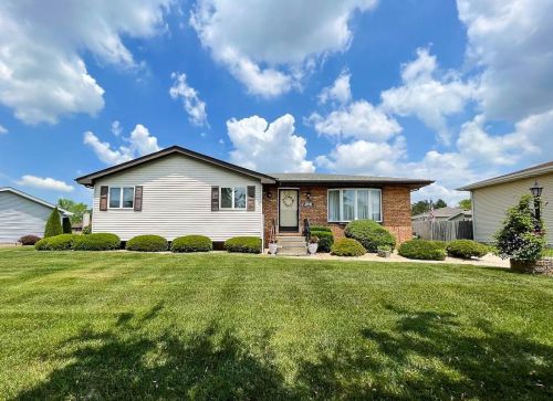 2641 Harvest Dr, Crown Point, IN 46307-9681
