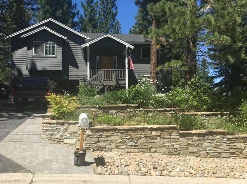 1067 Golden Bear Trl, South Lake Tahoe, CA 96150-4564