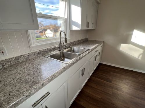 4657 77th St, Milwaukee, WI 53218-4737