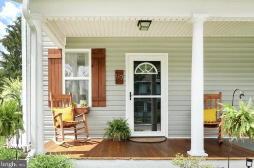 99 Main St, Cross Roads, PA 17322-9015
