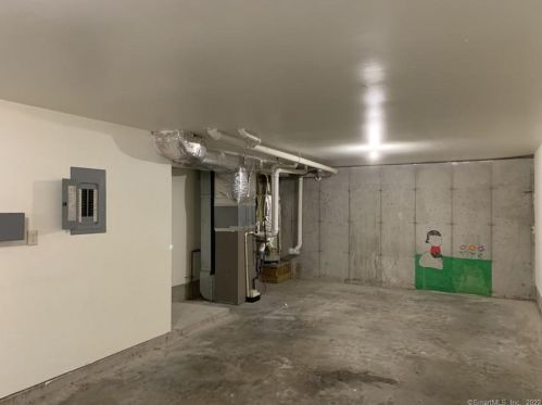 166 Summit St, Norwich CT  06360-6214 exterior
