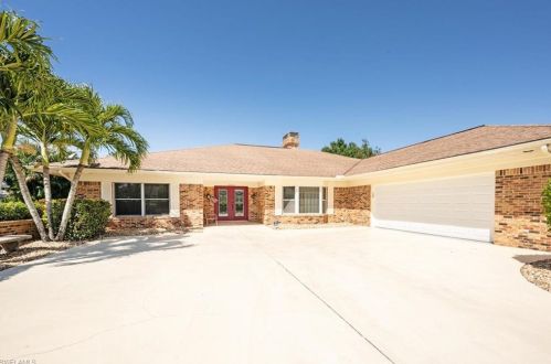 2032 Imperial Golf Course Blvd, Naples, FL 34110-1025