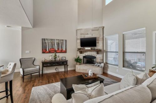 6821 Oriole Ln, Fort Worth, TX 76182-5204