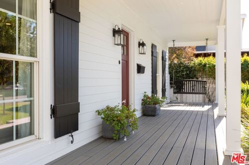 5410 Murietta Ave, Van Nuys, CA 91401-5749