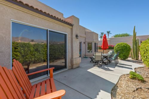 48118 Via Hermosa, La Quinta CA  92253-2227 exterior