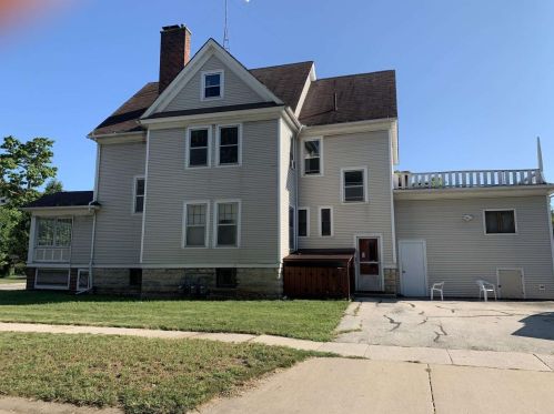42 Park Ave, Fond Du Lac, WI 54935-4327