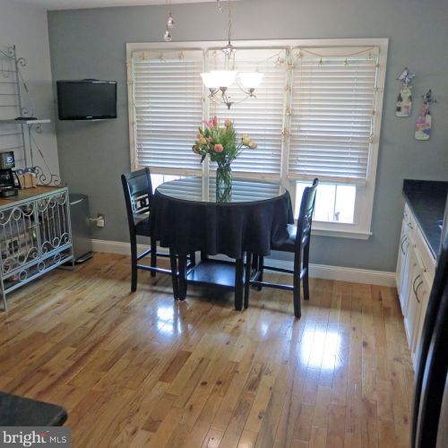 853 Stockbridge Dr, Hockessin, DE 19707-1436