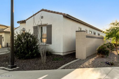 1934 Henry Ln, Gilbert, AZ 85295