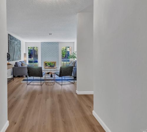 434 Brentwood Dr, Benicia CA  94510-1437 exterior