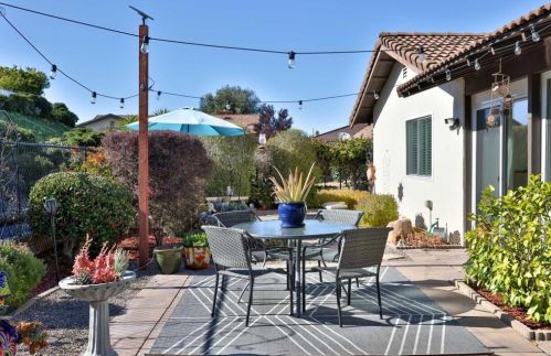 16670 Bernardo Oaks Dr, San Diego CA  92128-2837 exterior