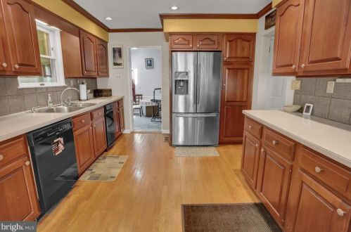 418 Blacklatch Ln, Camp Hill PA  17011-8414 exterior