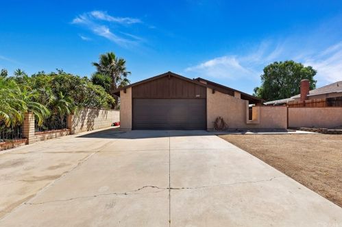 6841 Eagle Rock Dr, Riverside, CA 92505-1011