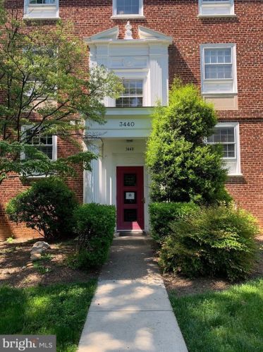 3440 39th St, Washington, DC 20016-3762