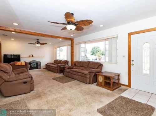 934 72nd St, Hialeah FL  33014-5226 exterior