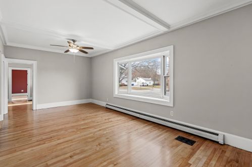 640 Mast Rd, Goffstown NH  03045 exterior