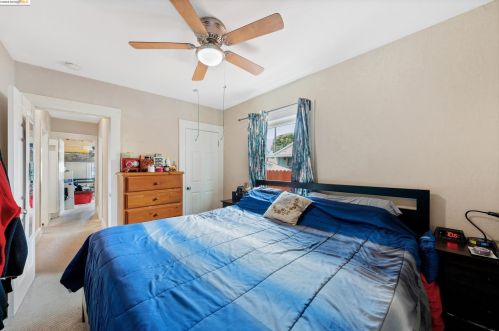 6218 Hilton St, Oakland CA  94605-1446 exterior