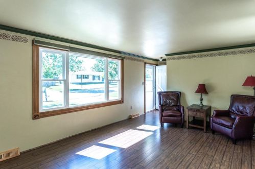 2458 Peshtigo St, Green Bay, WI 54313-5730