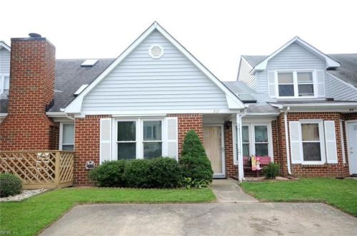 517 Brisa Dr, Chesapeake, VA 23322-7137