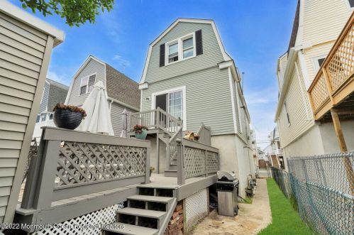 57 Barberie Ave, Monmouth Hills NJ  07732-1518 exterior