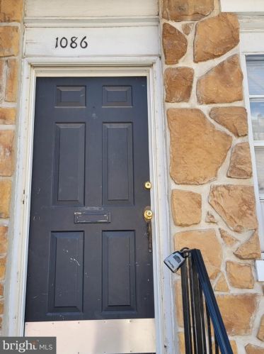 1086 Powell St, Norristown, PA 19401-3818