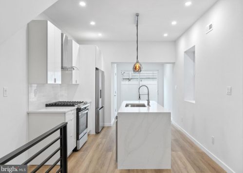 310 Mckean St, Philadelphia PA  19148-2630 exterior