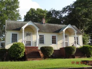 311 Jones St, Laurens SC  29360-2852 exterior