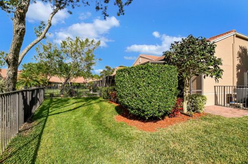 5102 Toscana Trl, Boynton Beach FL  33437-2038 exterior