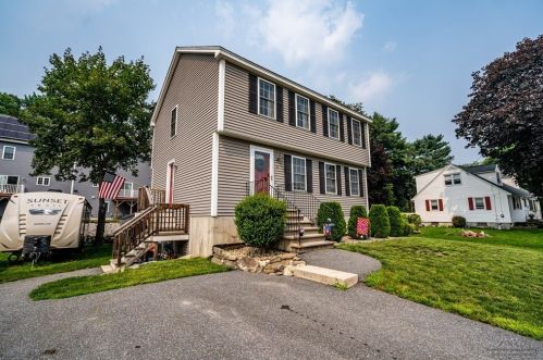 11 Spare St, Dracut, MA 01826-2324