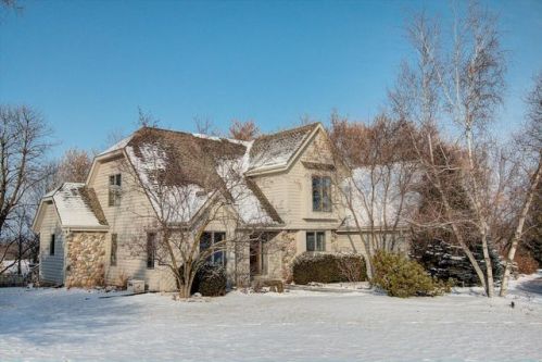 1849 Wicker Ln, Richfield, WI 53076-9649