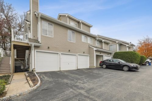 54 Morgan Ct, Bedminster, NJ 07921-1867