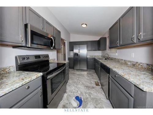 449 Virginia Ave, Statesville, NC 28677-3373