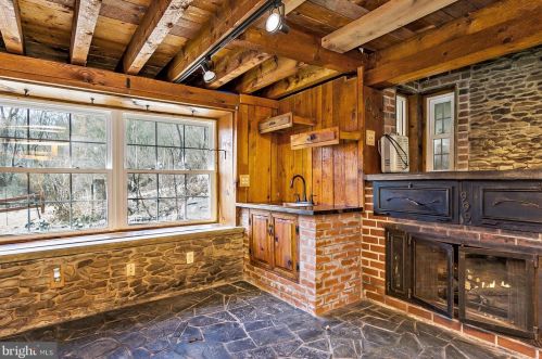 2695 Hemlock Dr, Palmerton PA  18071-9408 exterior