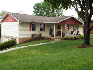 3319 Scarlet Dr, Maryville, TN 37804-2315