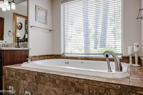 9610 Laurel Ln, Scottsdale AZ 85254-4901 exterior