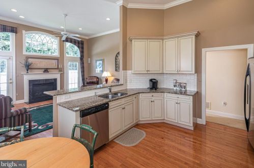 42 Schindler Ct, Lawrence Township NJ  08648-2578 exterior