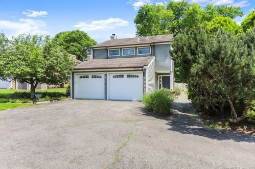 52 Lantern Cir, Stamford CT  06905-3131 exterior