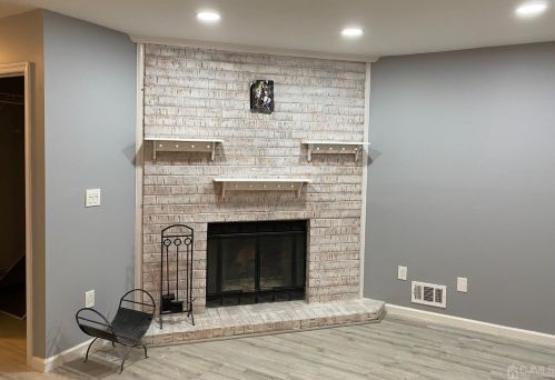 8 Covington Ct, East Brunswick NJ  08816-5127 exterior