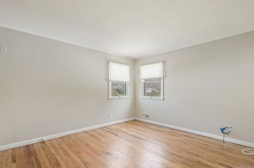 2810 Hedge St, Yorktown Hgts NY  10598-3039 exterior